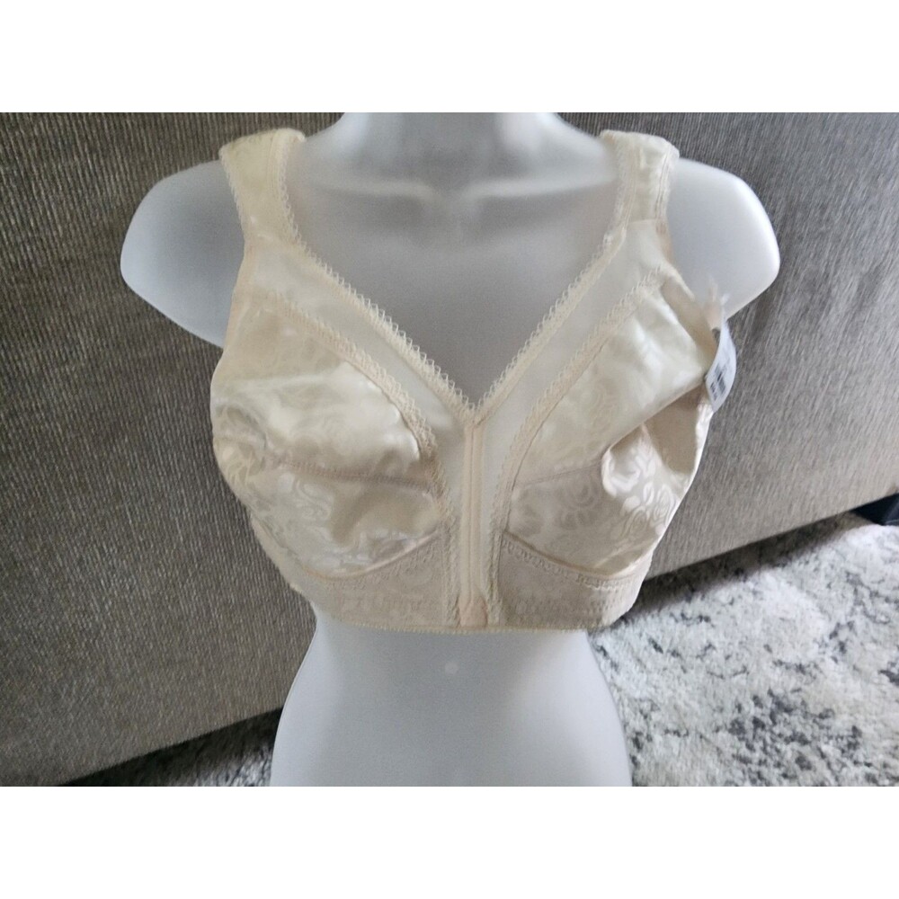 Playtex Playtex 18 Hour 4693 wire FreeLift and Support Bra, 38C - Natural Nude